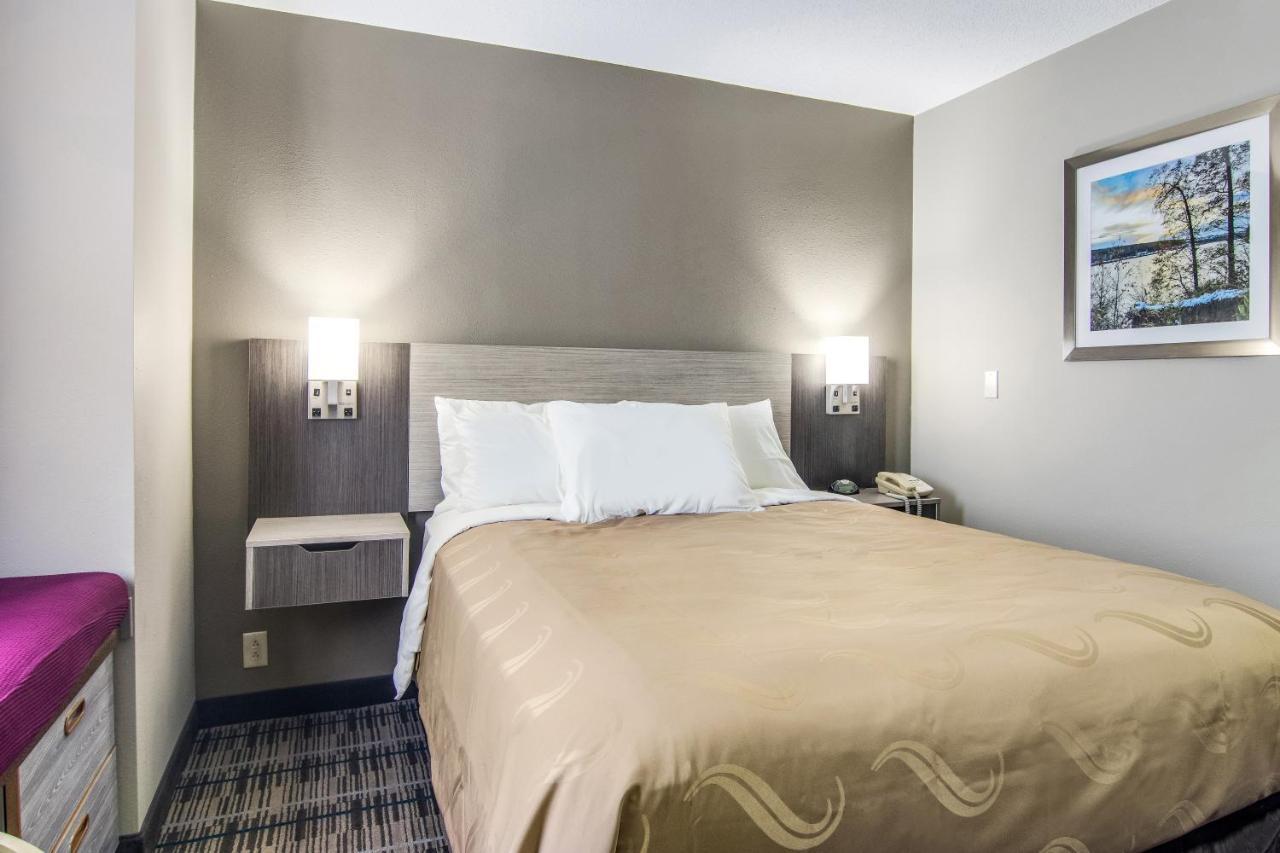 Quality & Grove City-outlet Mall Hotel