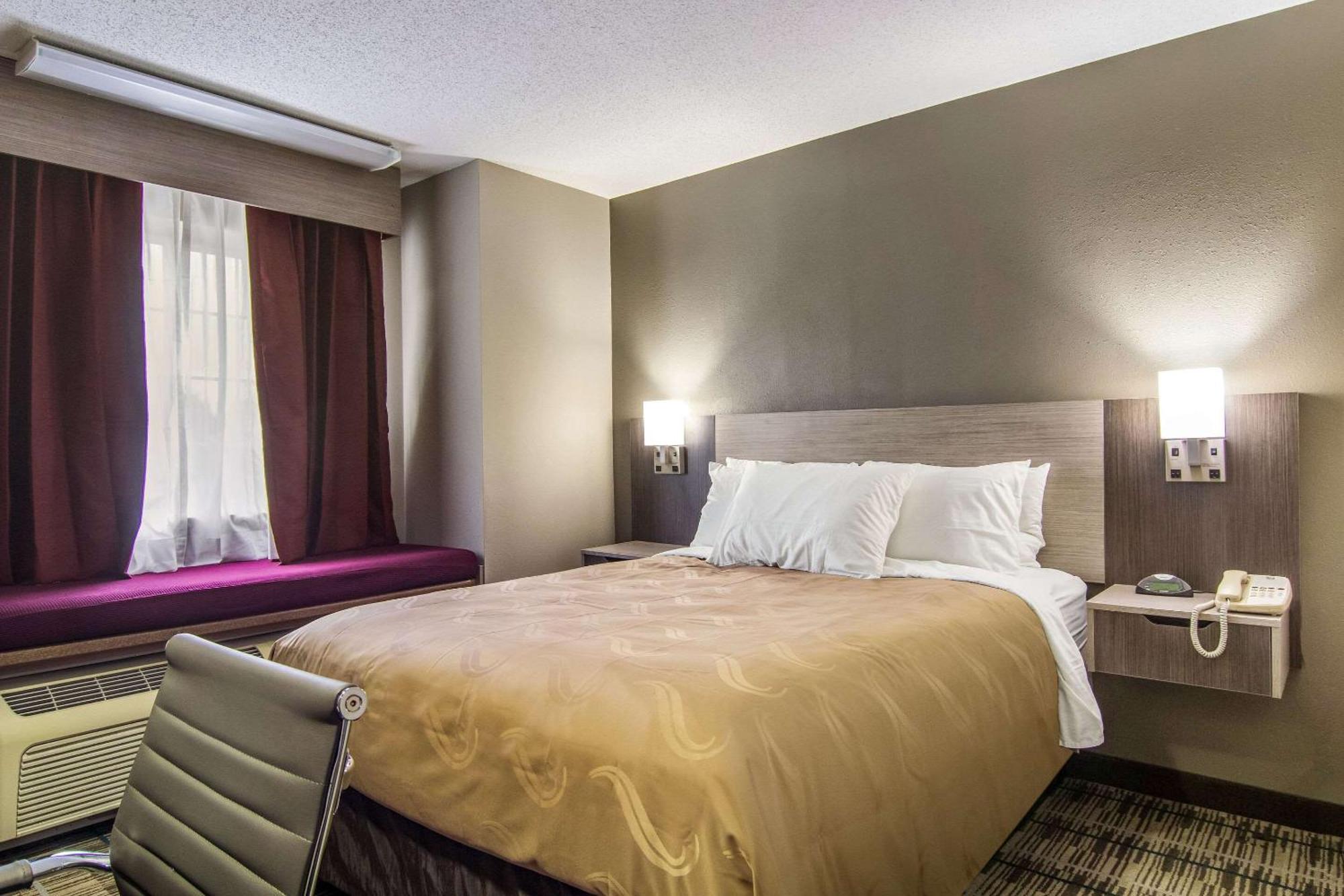 Quality & Grove City-outlet Mall Hotel 2*